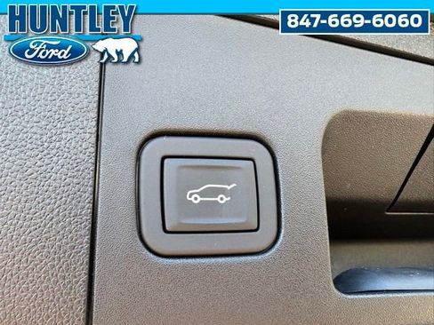 Used 2024 Cadillac XT4 Sport image 13