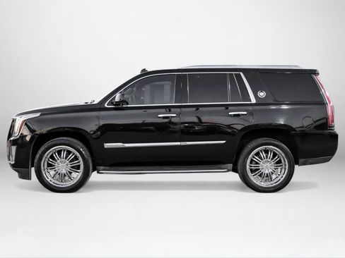Used 2015 Cadillac Escalade Luxury image 9