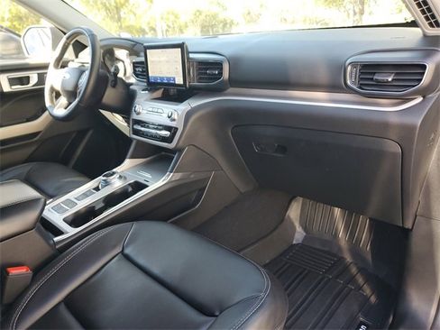Used 2023 Ford Explorer XLT w/ Equipment Group 202A image 11