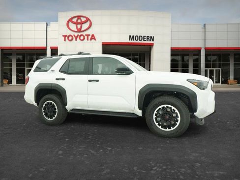 New 2026 Toyota 4Runner TRD Off-Road Premium AWD/4WD image 4