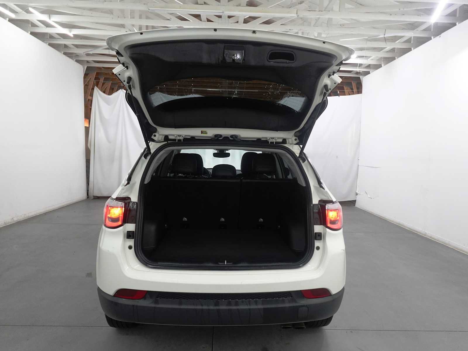 Used 2019 Jeep Compass Limited AWD/4WD image 28