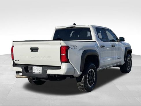Used 2024 Toyota Tacoma TRD Off-Road image 4