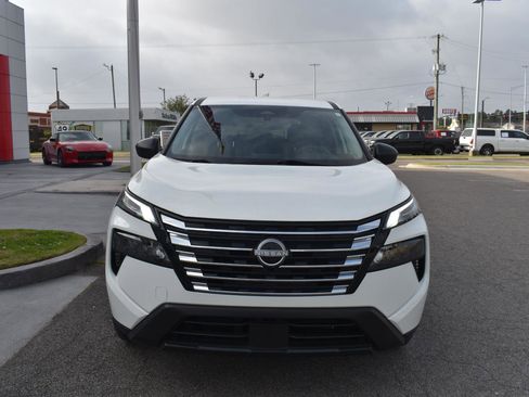 Used 2024 Nissan Rogue S image 14