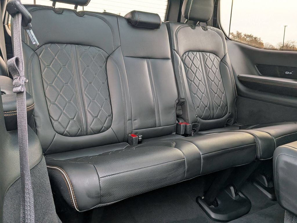 Used 2024 Jeep Grand Wagoneer Series III w/ Rear Seat Video Group 1 AWD/4WD image 28