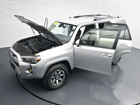 Used 2023 Toyota 4Runner TRD Off-Road Premium AWD/4WD image 40