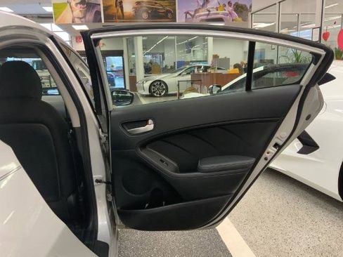 Used 2017 Kia Forte LX FWD image 29