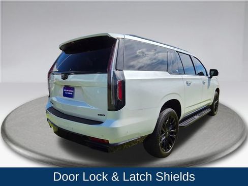 Used 2024 Cadillac Escalade ESV Premium Luxury AWD/4WD image 13