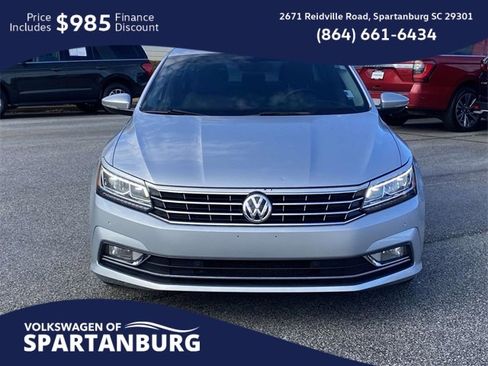 Used 2017 Volkswagen Passat 1.8T SE image 2