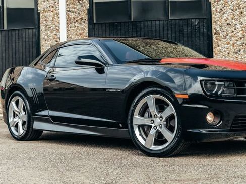 Used 2010 Chevrolet Camaro SS w/ LPO, Ground Effects Package RWD image 38