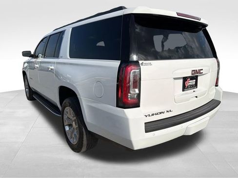 Used 2017 GMC Yukon XL SLT w/ Open Road Package AWD/4WD image 5