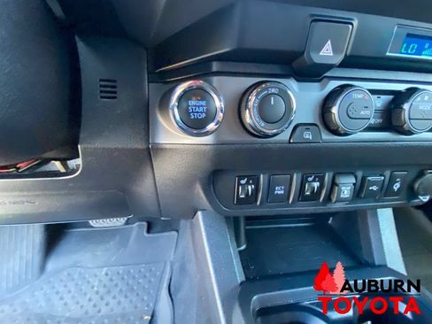 Used 2023 Toyota Tacoma TRD Sport AWD/4WD image 41