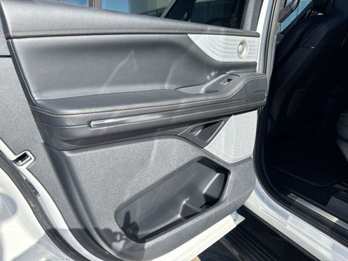 New 2025 Lincoln Navigator L Black Label image 15