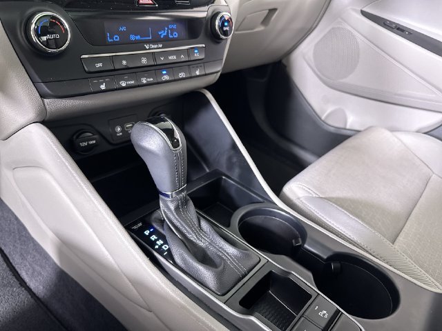 Used 2018 Hyundai Tucson Value FWD image 16