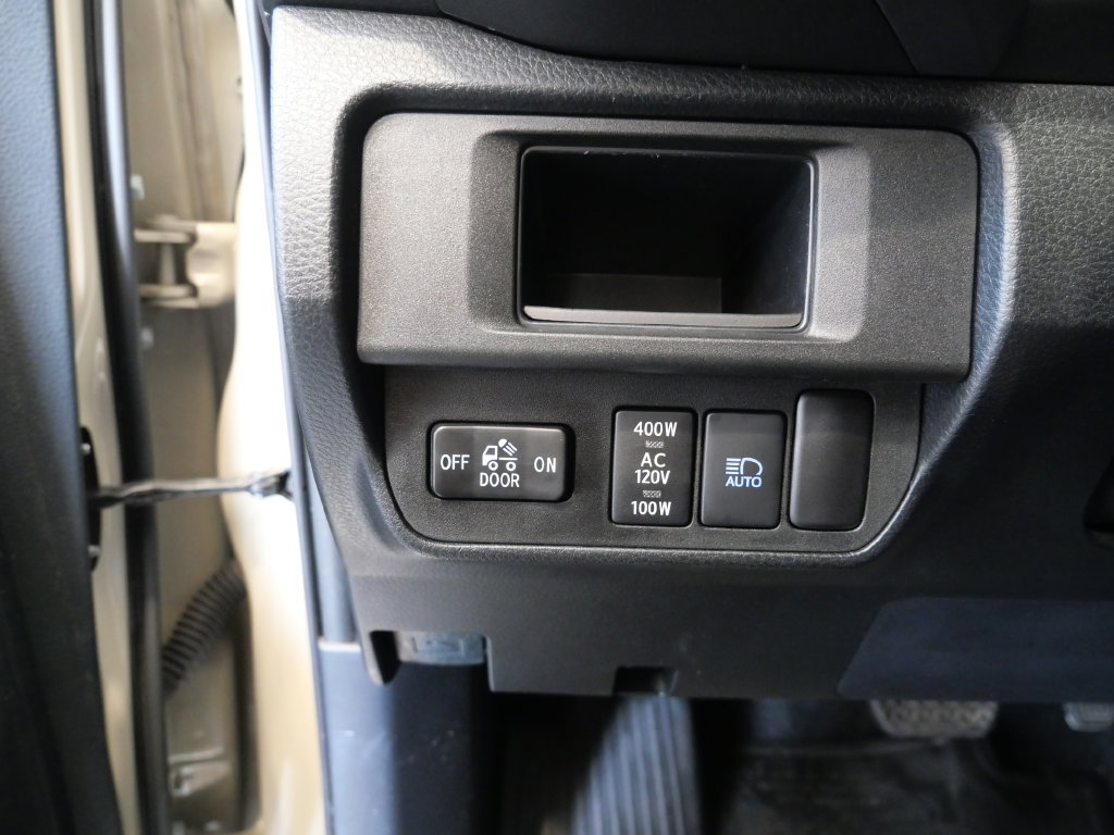 Used 2019 Toyota Tacoma TRD Sport w/ Technology Package AWD/4WD image 14