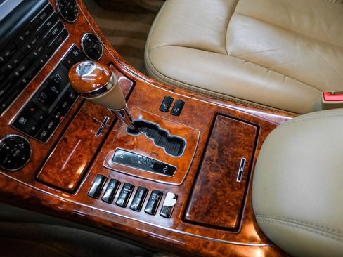 Used 2005 Maybach 57 image 24