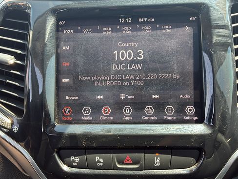 Used 2019 Jeep Cherokee Limited FWD image 30