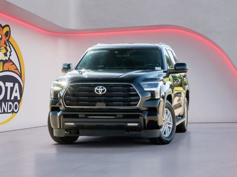 Used 2025 Toyota Sequoia SR5 AWD/4WD image 1