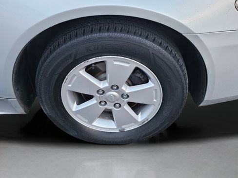 Used 2009 Chevrolet Impala LT image 25