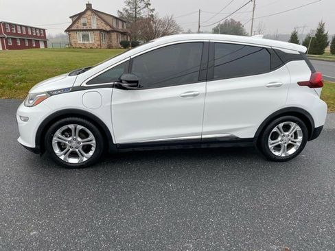 Used 2018 Chevrolet Bolt LT image 2