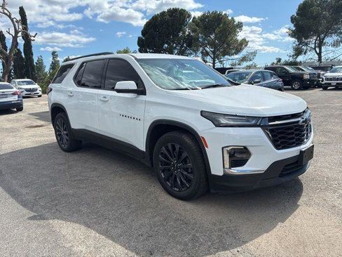 Used 2023 Chevrolet Traverse RS w/ LPO, Cargo Package FWD image 2