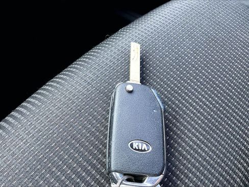 Used 2019 Kia Forte LXS FWD image 15