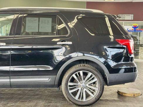 Used 2017 Ford Explorer Platinum AWD/4WD image 14