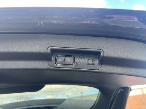 Used 2024 Ford Explorer ST-Line w/ Class IV Trailer Tow Package image 15