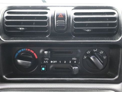 Used 2000 Isuzu Rodeo S image 6