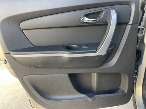 Used 2011 GMC Acadia SLE FWD image 20