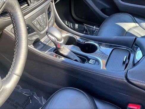 Used 2020 Buick Envision Essence AWD/4WD image 16