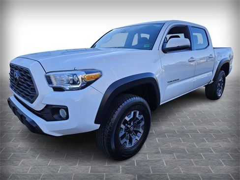 Used 2023 Toyota Tacoma TRD Off-Road image 3