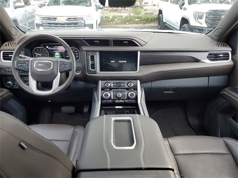 Used 2021 GMC Yukon Denali w/ Denali Ultimate Package image 11
