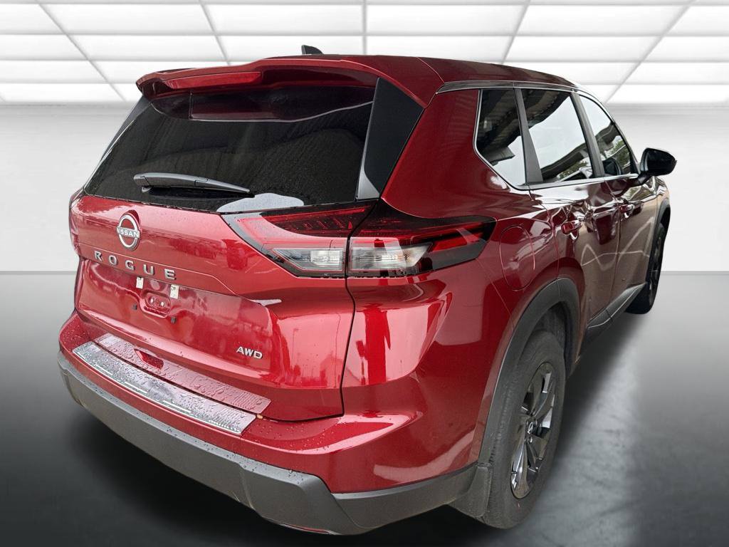 Used 2026 Nissan Rogue SV AWD/4WD image 2