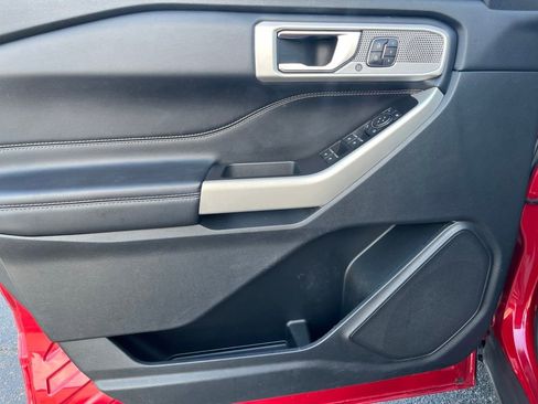 Used 2020 Ford Explorer Limited image 12