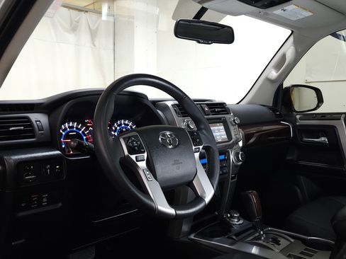 Used 2016 Toyota 4Runner Limited image 13