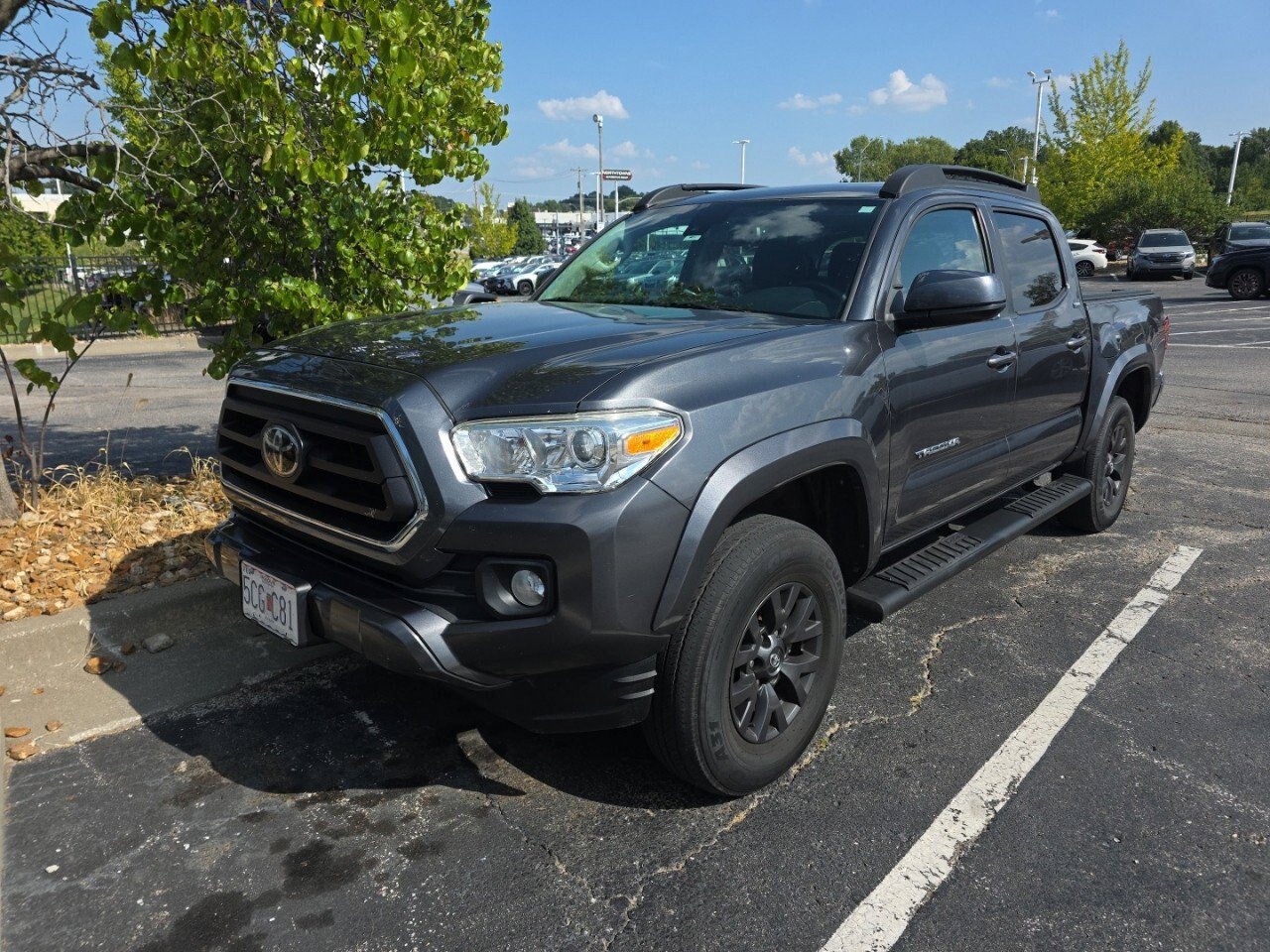 Used 2021 Toyota Tacoma SR5 AWD/4WD image 2