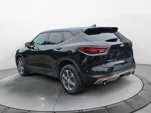 Used 2023 Chevrolet Blazer LT AWD/4WD image 3