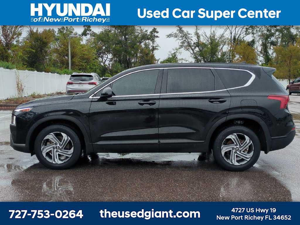 Certified 2023 Hyundai Santa Fe SE FWD image 2