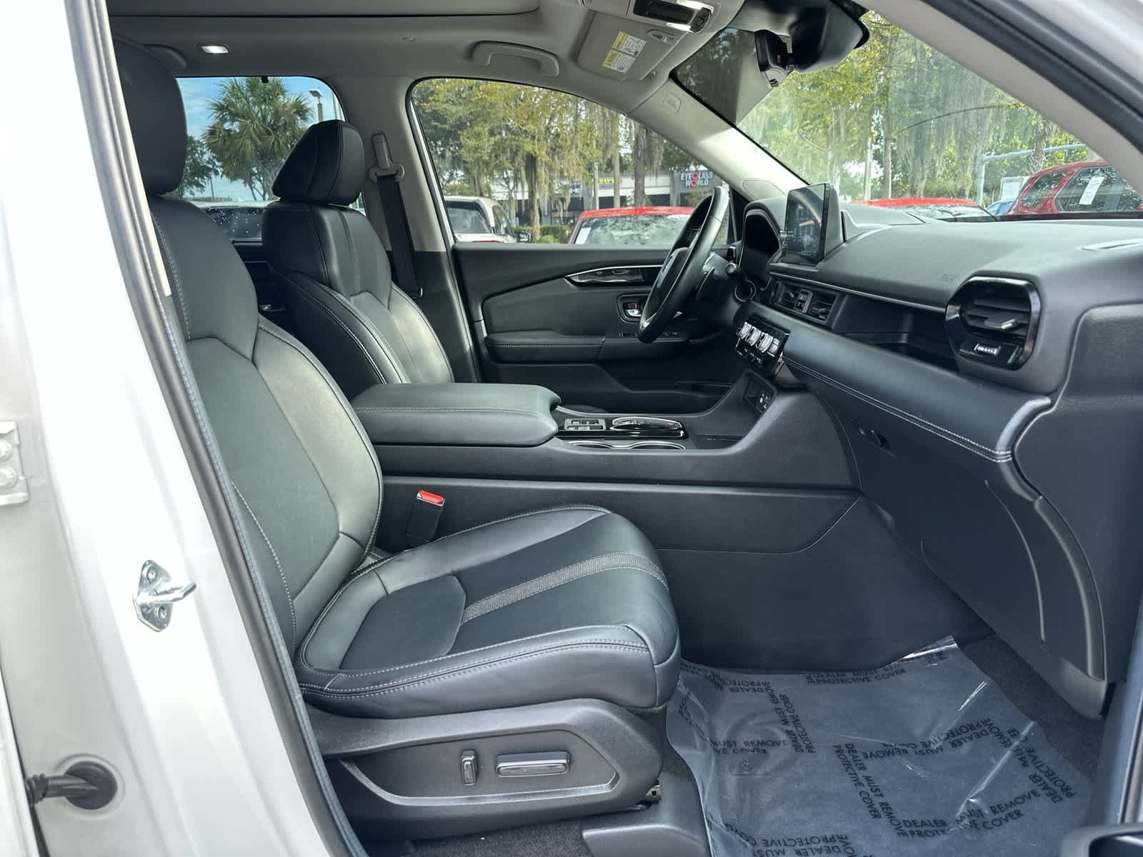 Used 2024 Honda Pilot Touring image 17