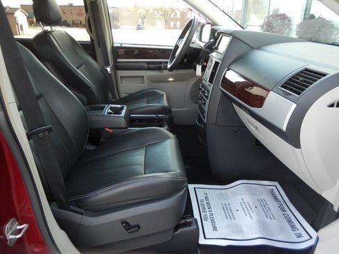 Used 2010 Chrysler Town & Country Touring Plus image 36