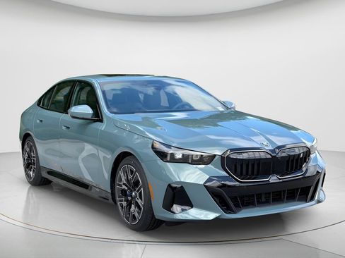 New 2027 BMW i5 eDrive40 w/ M Sport Package RWD image 3