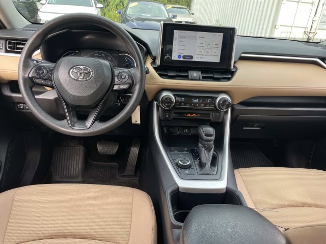 Used 2025 Toyota RAV4 LE AWD/4WD image 16