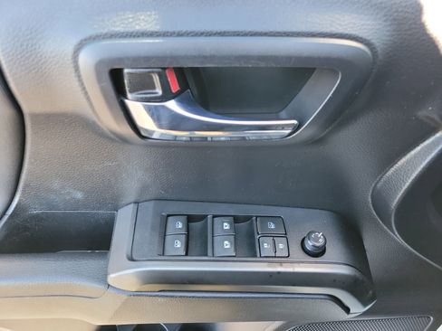 Used 2020 Toyota Tacoma TRD Sport image 7