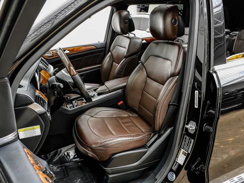 Used 2014 Mercedes-Benz GL 450 4MATIC image 27