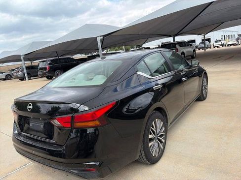 Certified 2025 Nissan Altima 2.5 SV FWD image 8