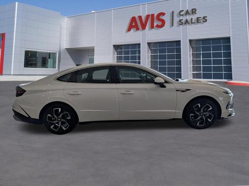 Used 2025 Hyundai Sonata SEL FWD image 5