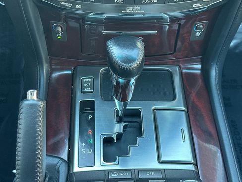 Used 2011 Lexus LX 570 4WD image 17