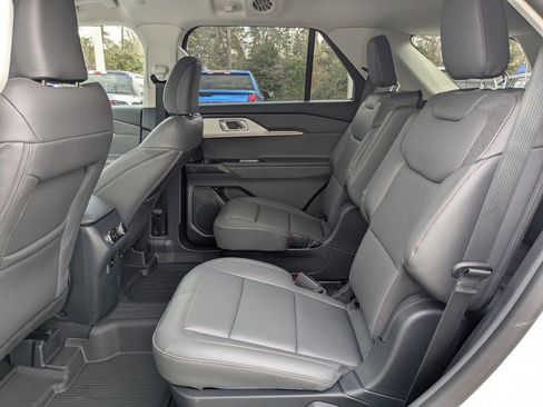 New 2026 Ford Explorer Active w/ Active Comfort Package image 15