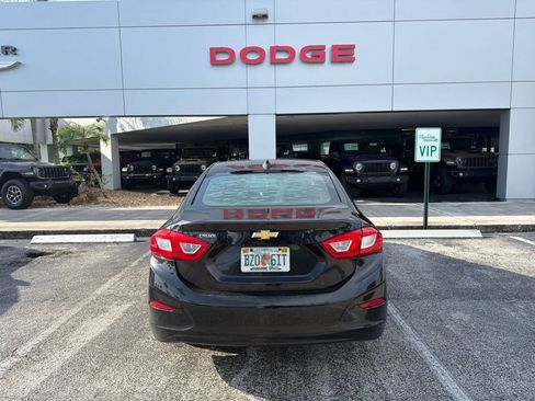 Used 2017 Chevrolet Cruze LS FWD image 11