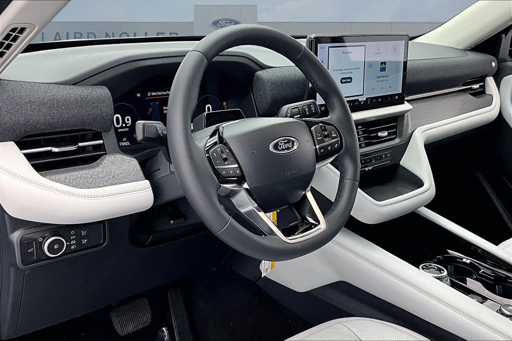 New 2026 Ford Explorer Platinum w/ LUX Leather Package AWD/4WD image 7